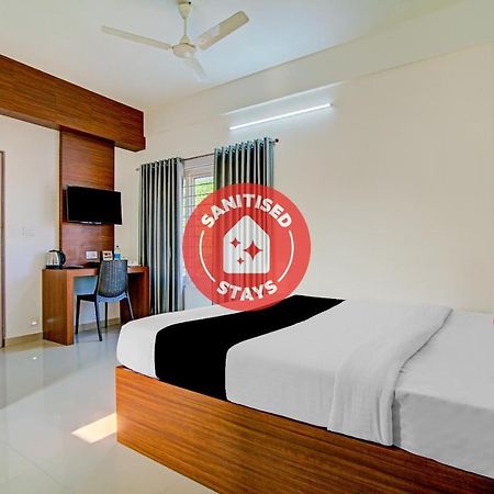 Отель Vaccinated Staff- Capital O 74715 Phoenix Holidays Коччи Экстерьер фото