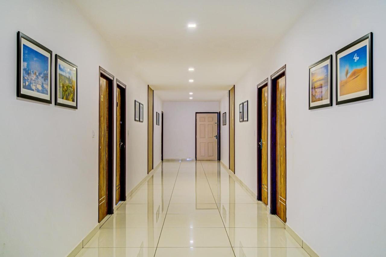 Отель Vaccinated Staff- Capital O 74715 Phoenix Holidays Коччи Экстерьер фото