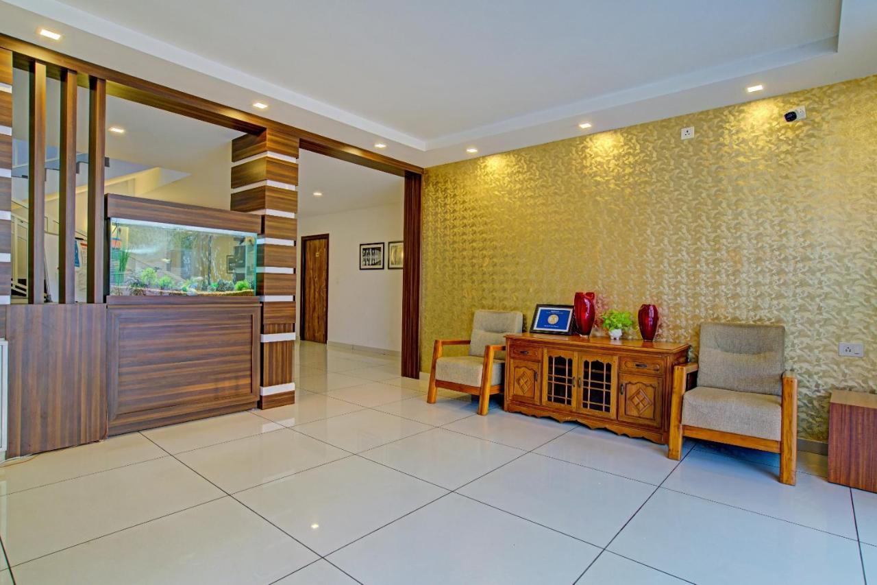Отель Vaccinated Staff- Capital O 74715 Phoenix Holidays Коччи Экстерьер фото