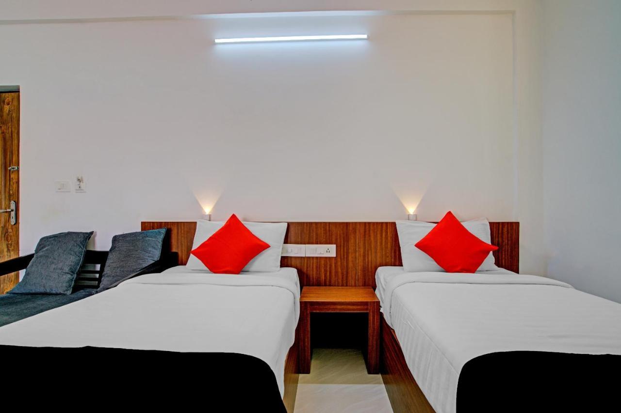 Отель Vaccinated Staff- Capital O 74715 Phoenix Holidays Коччи Экстерьер фото