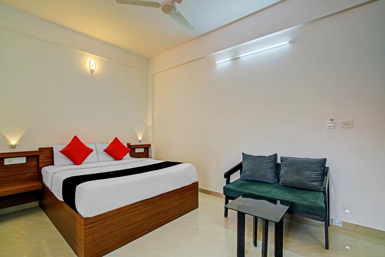 Отель Vaccinated Staff- Capital O 74715 Phoenix Holidays Коччи Экстерьер фото